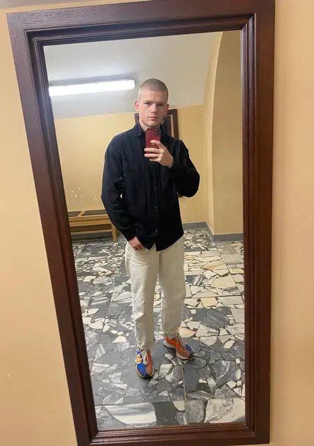 Я Ярослав, 19, из Минска, ищу знакомства на одну ночь