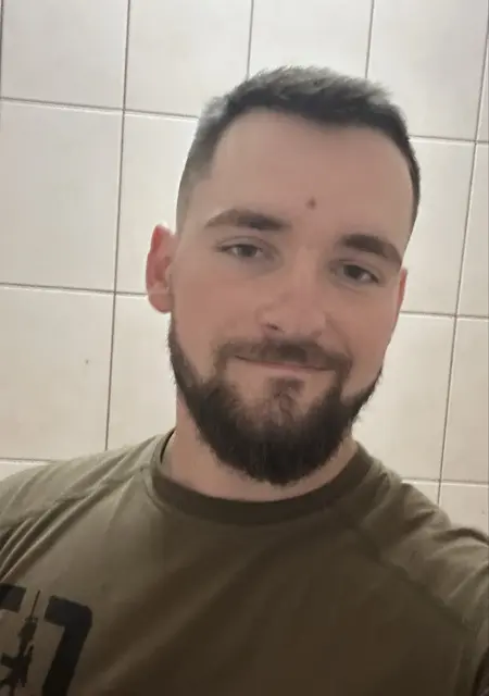 Я Віталій, 25 років з Києва, шукаю знайомство для вірт