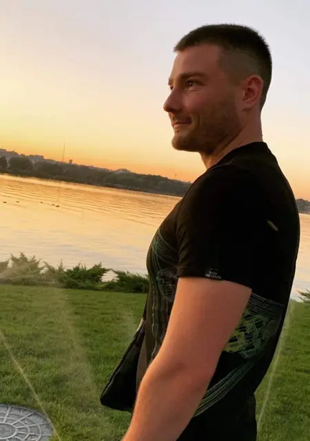 Ruslan из Львова, ищу на сайте знакомства на одну ночь