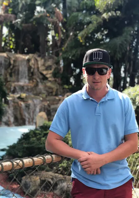 Я Дима, 25, знакомлюсь на одну ночь в Полтаве