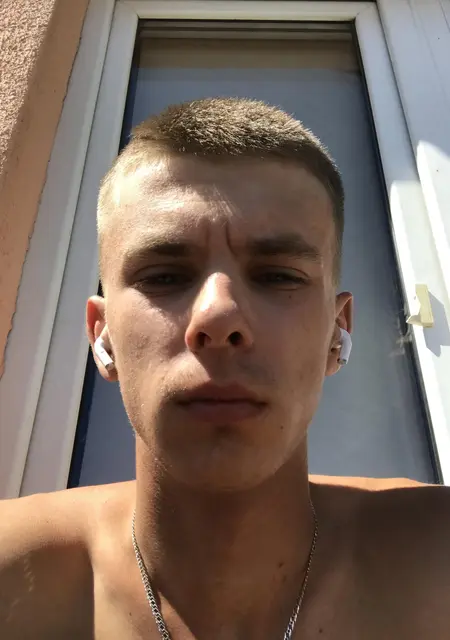 Я Марк, 24, из Новополоцка, ищу знакомства без обязательств