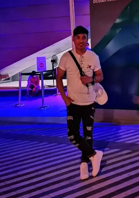 Derick из Варшавы