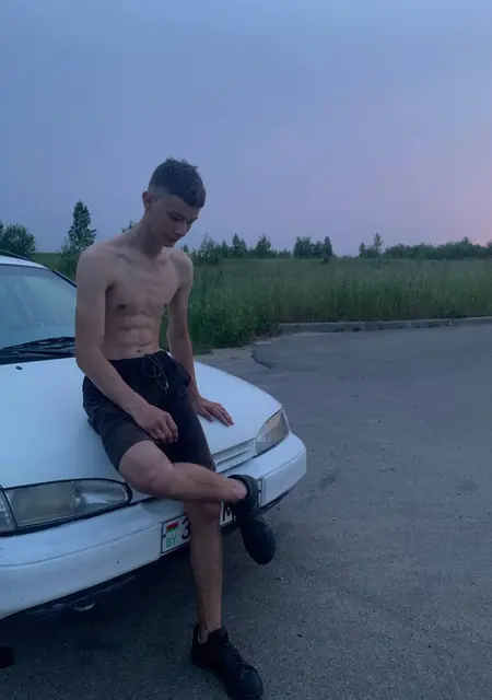 Ярослав из Гродно, мне 22, познакомлюсь на одну ночь