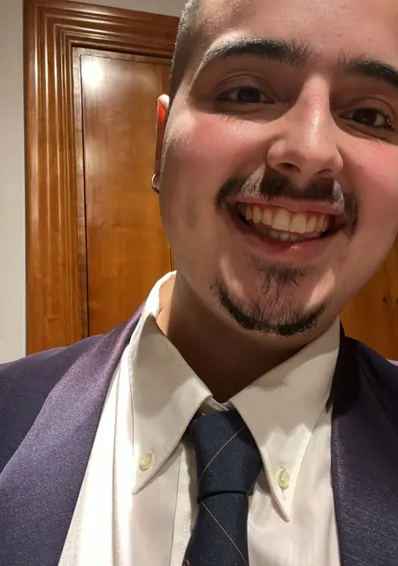 Luis de Madrid, tengo 23 años, listo para conocer para pasatiempo agradable