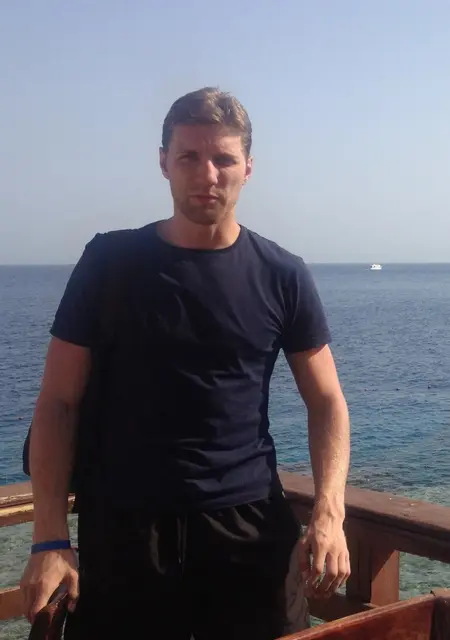 Денис из Меппевшего, ищу на сайте знакомства на одну ночь