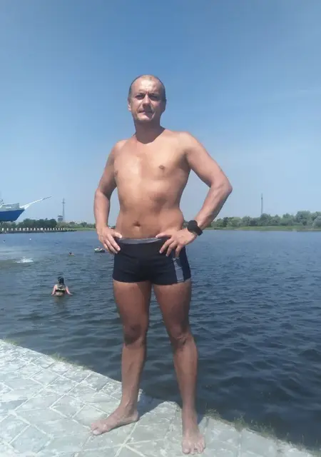 Виталий з Херсона, мені 48 років, познайомлюсь для постійних стосунків