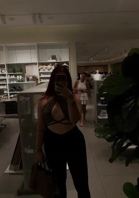 Tara из Стамбула, мне 23, познакомлюсь без обязательств