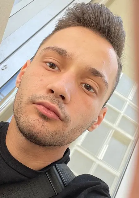 Soy Robyyy, 23 años, conociéndome para lío de una noche en Santander