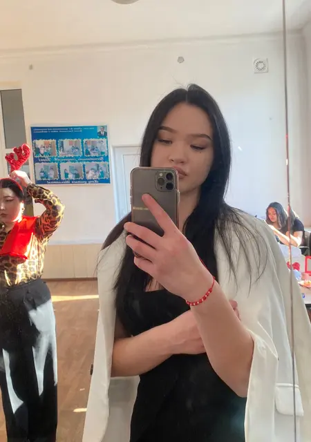 Я Вероника, 22, из Шымкента, ищу знакомство для вирта