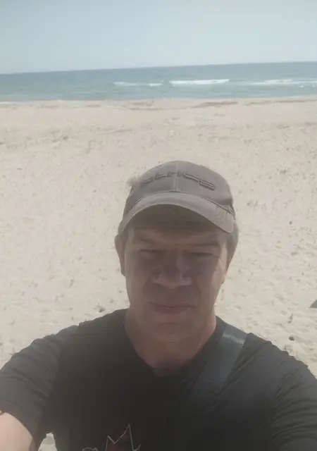 Я Евген, 38 років з Первомайськ, шукаю знайомства без зобов'язань