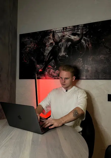 Олег из Киева, ищу на сайте знакомства без обязательств