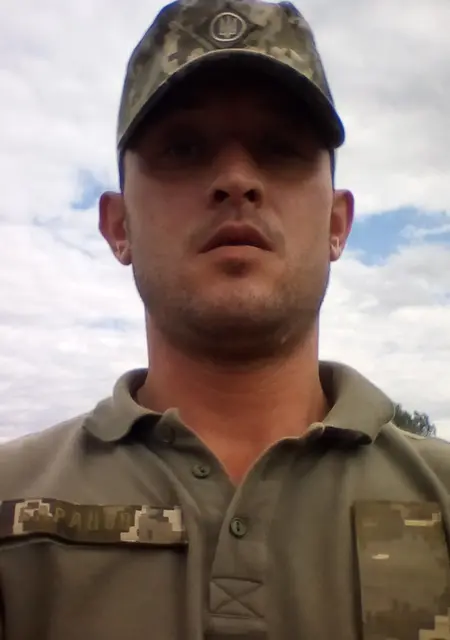 Я Артьом, 35, знакомлюсь без обязательств в Чугуеве