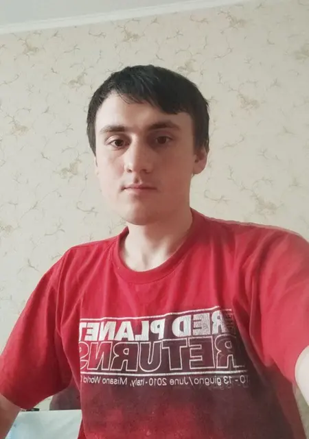 Я Илья, 24 років, знайомлюсь без зобов'язань у Бориспіль