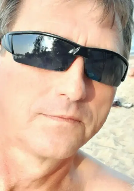 Я Сергей, 52 років з Маріуполя, шукаю знайомства без зобов'язань