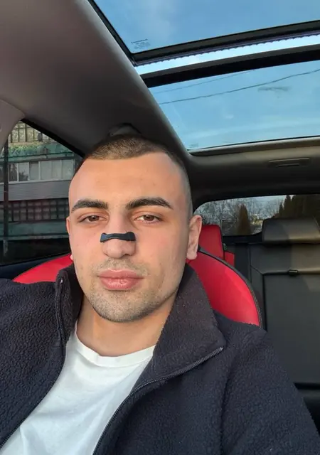 Soy Rauf, 22 años, conociéndome para chatear en Málaga
