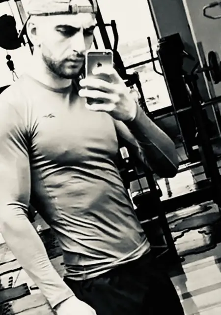 Lev из Еревана, мне 28, познакомлюсь на одну ночь