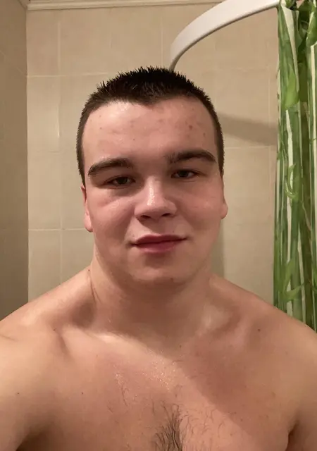 Артур из Геническа, ищу на сайте знакомства без обязательств