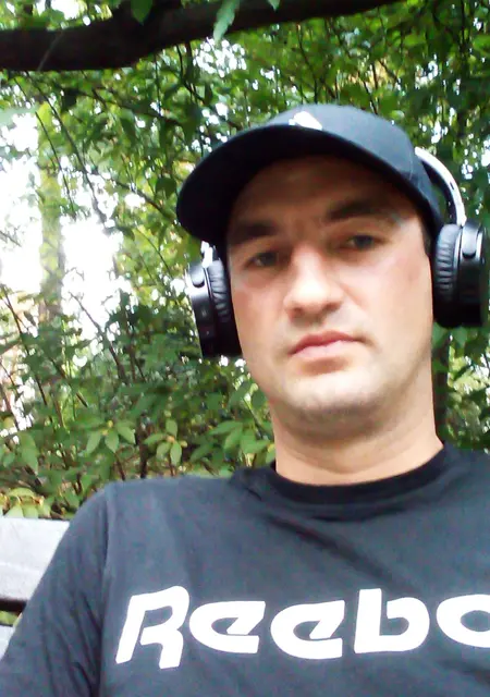 Дмитрий з Сміла, шукаю на сайті знайомства без зобов'язань